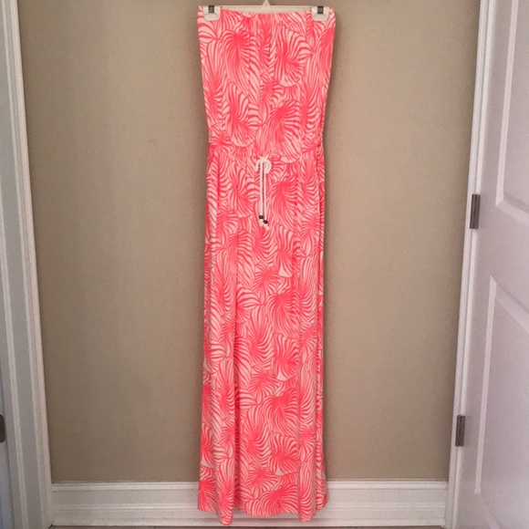 GAP Dresses & Skirts - Coral and cream Hawaiian style dress GAP Dresses & Skirts - Coral and cream Hawaiian style dress